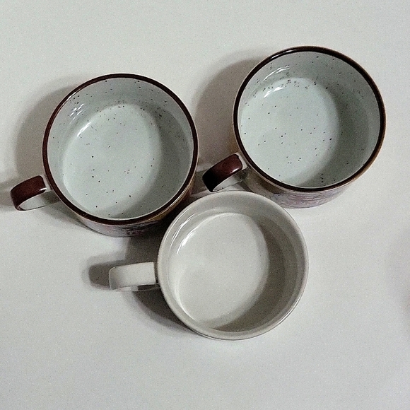 3 vintage Campbell's Soup Mugs - Picture 5 of 7